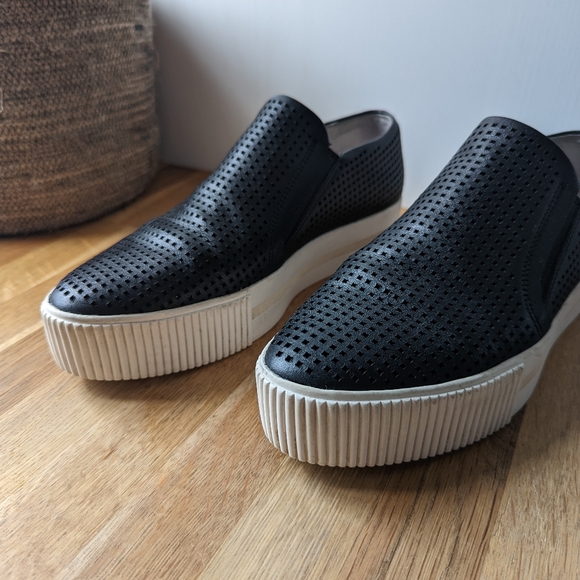 Ash Slides - Picture 2 of 6